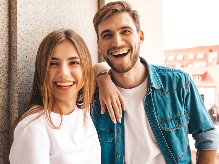 Casal sorrindo